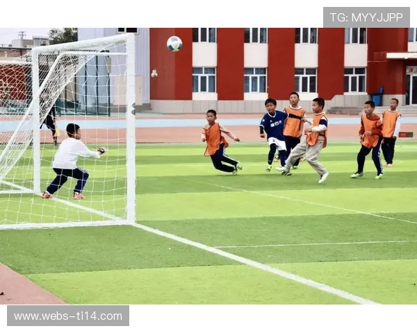 鄂尔多斯暖城联赛决赛点球大战，观众热情驱散寒意